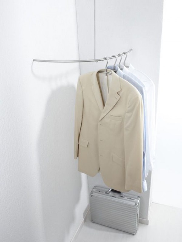 Phos Edelstahl Eckgarderobe G 300 VD mit Deckenabhängung