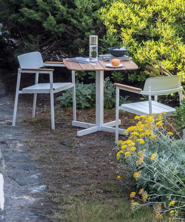 emu Bistro-Tisch Shine mit Teakholzplatte
