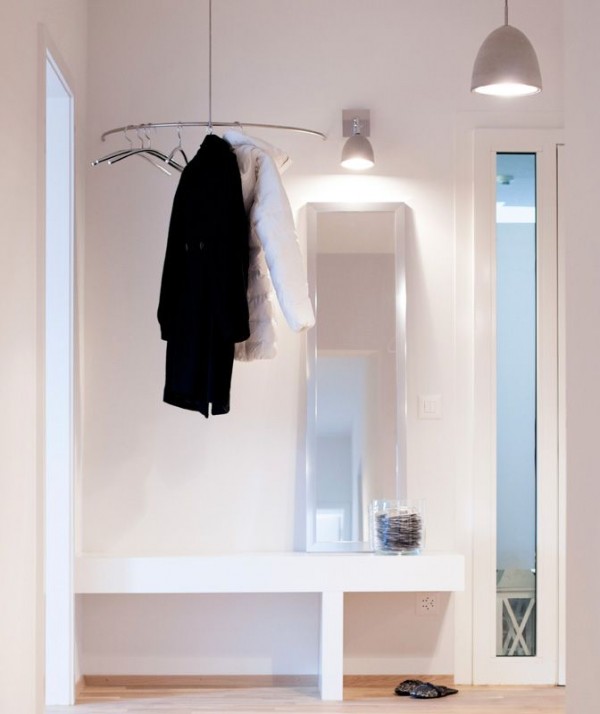 Phos Wandgarderobe G400 HD mit Deckenabhängung