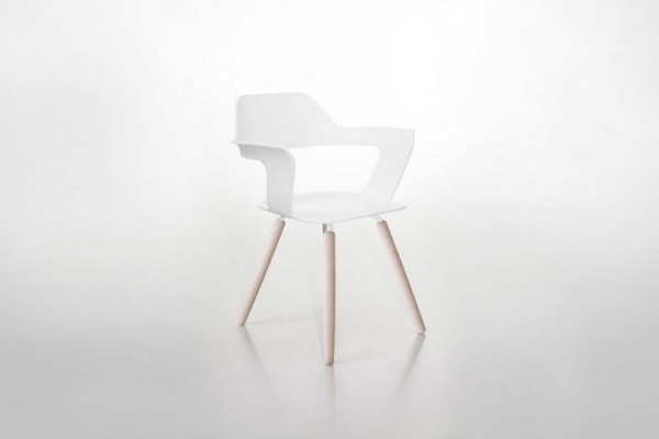 Radius-Design Stuhl MUSE mit Holzbeinen