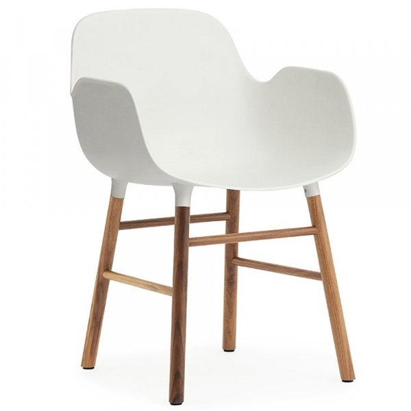 normann COPENHAGEN Form Armlehnstuhl Gestell Walnuss