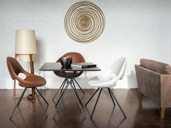 TONON Little Moon Chair_908 gepolstert Metal Base