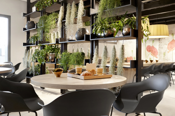 Scab Design in- outdoor Stuhl Lady B