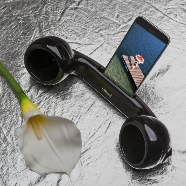 Creativando I-WOOF, Smartphone holder, amplifier